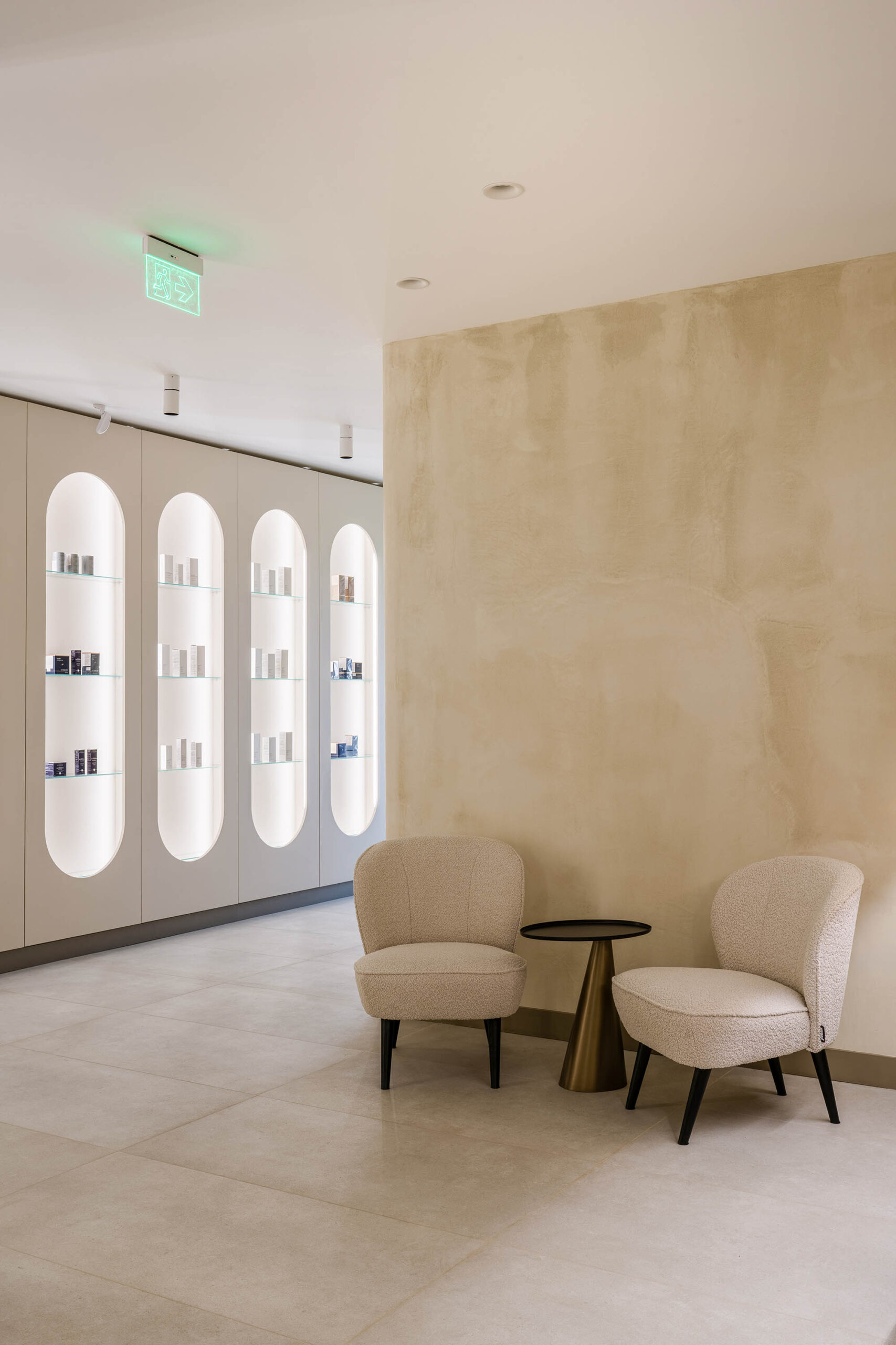 Interior clinică estetică Perfect Touch Craiova